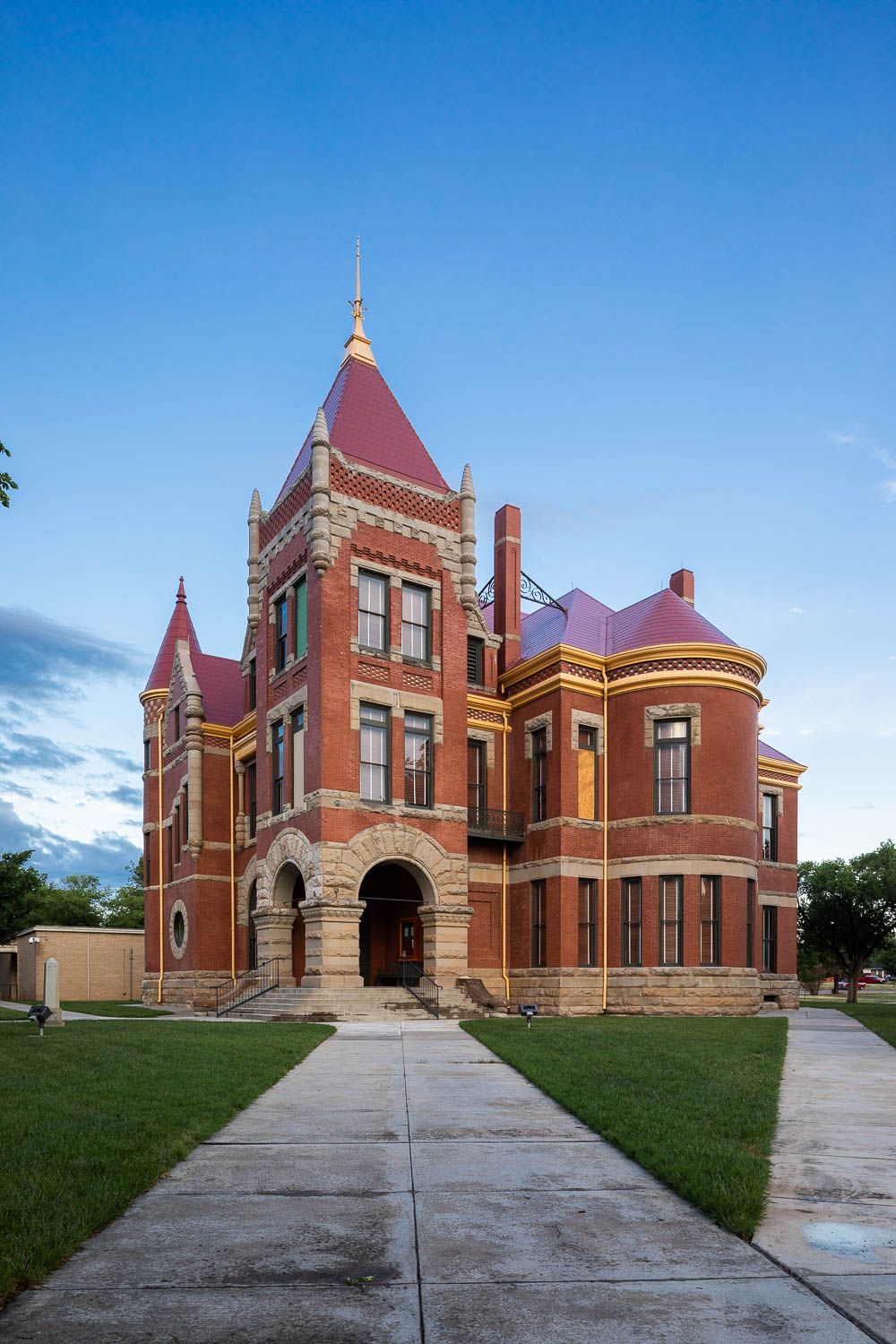 COUNTY COURTHOUSES
